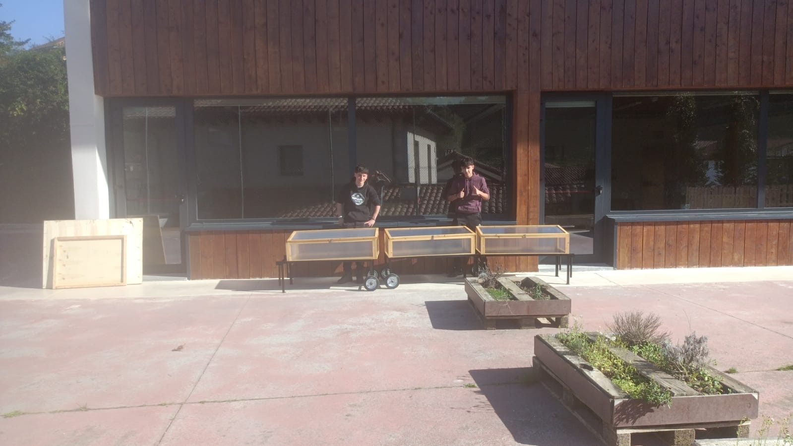 OM soldadurakoak jo eta ke dabiltza proiektuekin